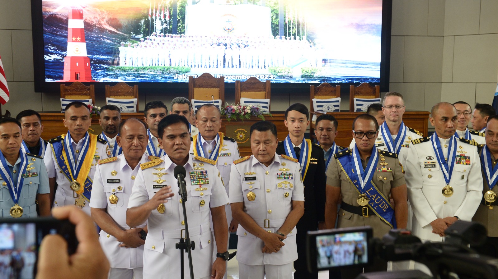 DANLANTAMAL III JAKARTA HADIRI WISUDA DAN UPACARA PENUTUPAN DIKREG SESKOAL ANGKATAN KE-61 TA 2023