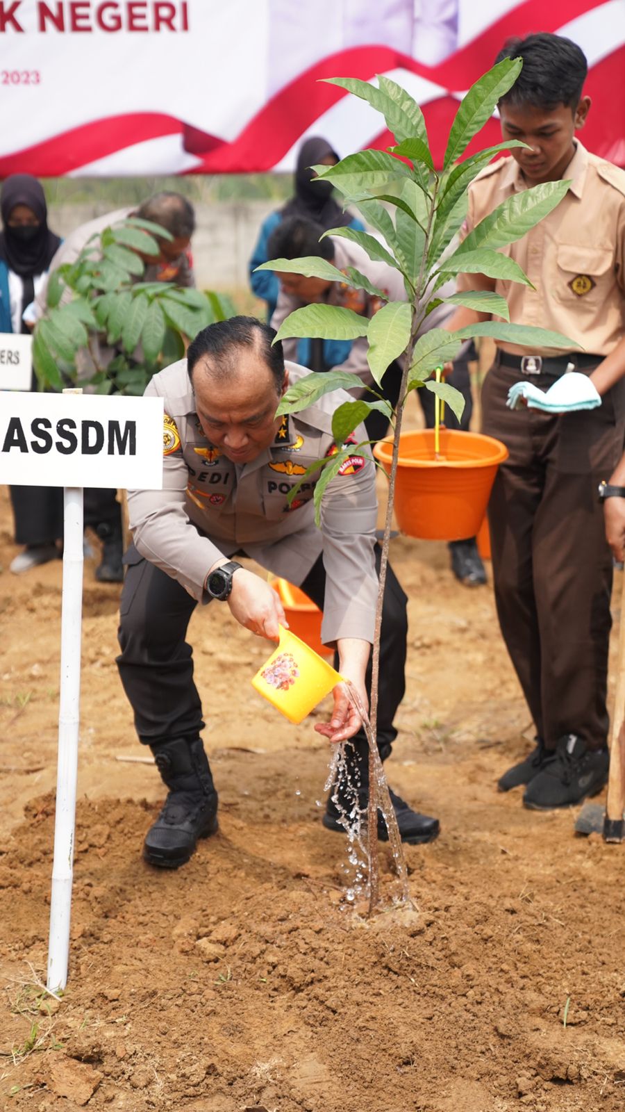 SSDM Polri Gelar Baksos, Bakkes, Tanam Pohon, dan Akan Bangun SMA Taruna Bhayangkara di Gunung Sindur Bogor