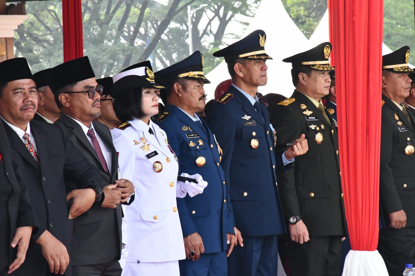 Komandan Lanal Bandung Ikuti Upacara dan Ziarah Nasional Peringatan Hari Pahlawan Ke-78 Tahun 2023 Tingkat Provinsi Jawa Barat