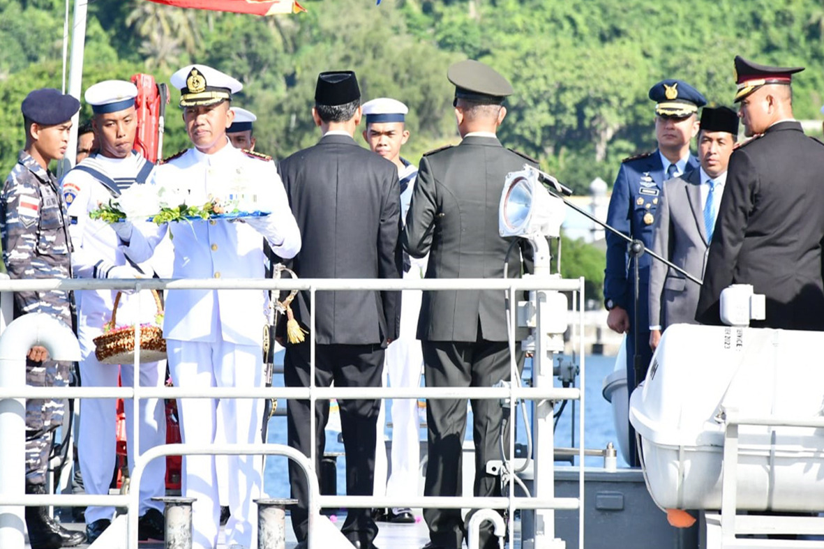 Peringati Hari Pahlawan Ke-78, Lanal Sabang Gelar Upacara dan Tabur Bunga di Laut