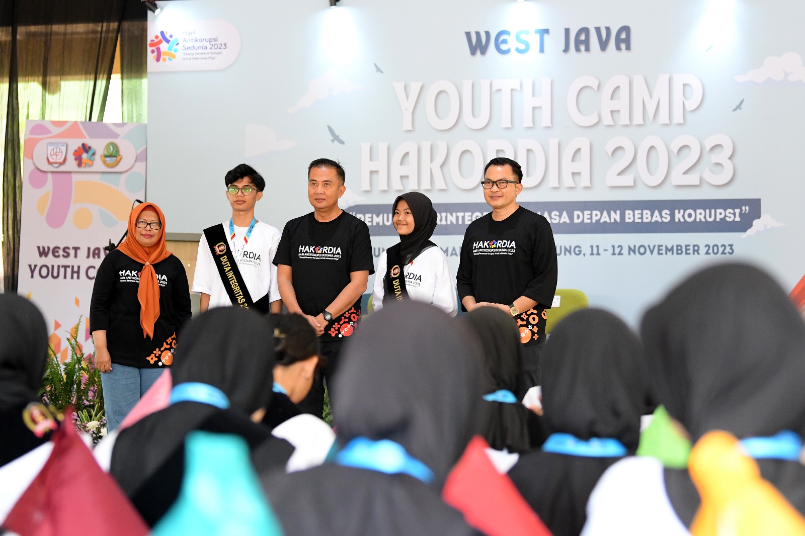 WEST JAVA YOUTH CAMP Bey Machmudin Kukuhkan Seratus Duta Integritas