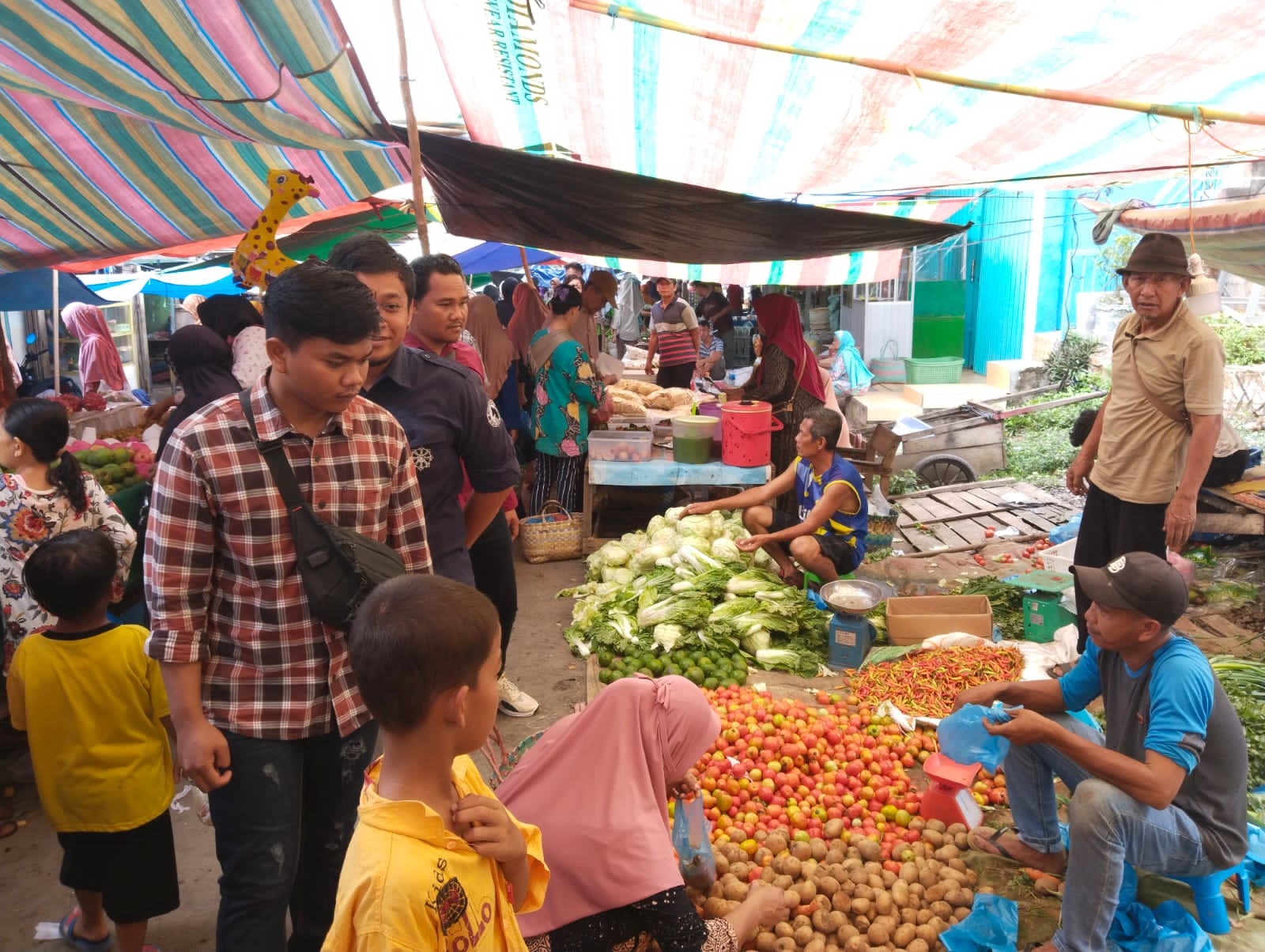 Pemkab PALI dan Polsek Tanah Abang Sidak Barang Kebutuhan Pokok di Pasar Tanah Abang