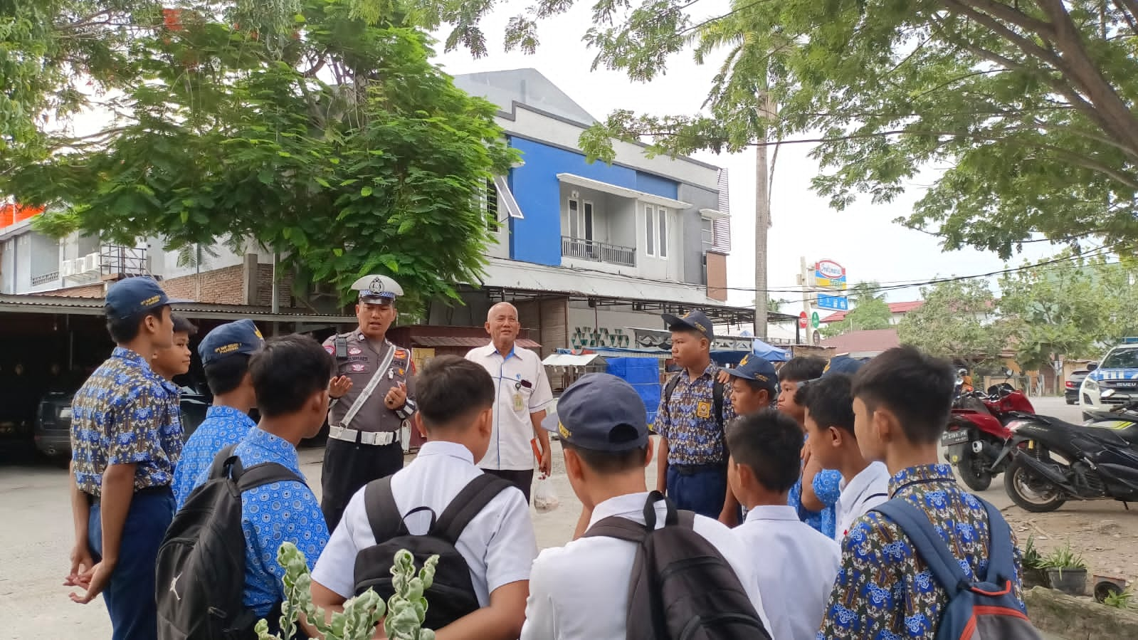 Instruksi Kapolres Sidrap, Sat Lantas Hadir Berikan Pelayanan di Pagi Hari