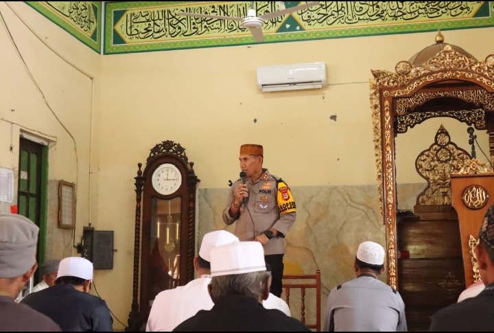 Saat Safari Shalat Juma’t, Kapolres Sidrap Beri Himbauan dan Edukasi kepada Jamaah