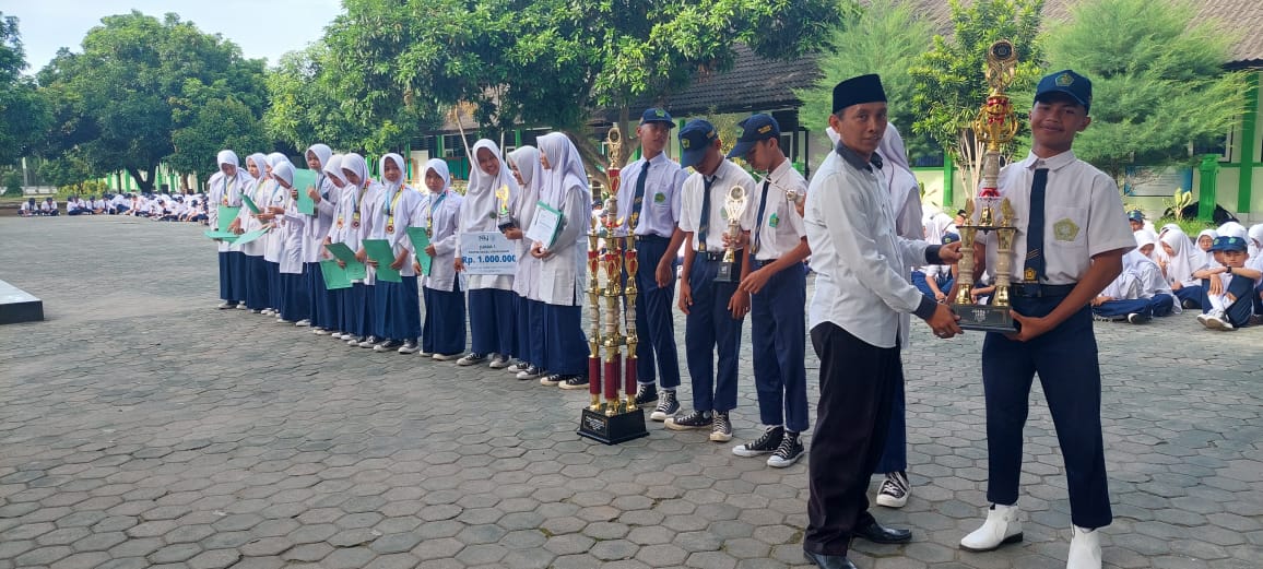 Membanggakan Siswa MTsN 2 Mataram Raih Berbagai Juara Di Tiga Ajang Lomba Nasional dan Daerah