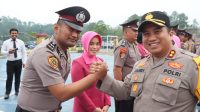 Jelang Tahun 2024, Polres Toraja Utara Gelar Upacara Korps Raport Kenaikan Pangkat 19 Personel