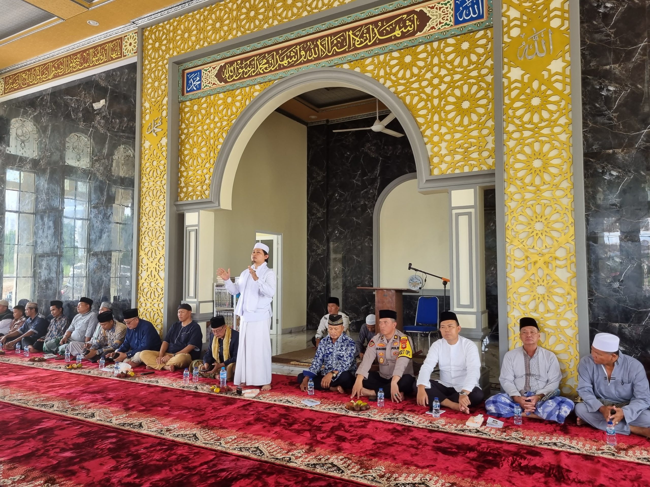 Di Acara Syukuran Masjid, Polres PALI Dengarkan Tauziah Dari Ustadz T.A. Somad Tentang Hikmah Di Bulan Rajab