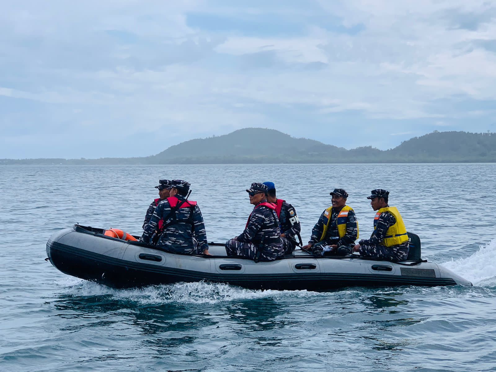 Tingkatkan Kewaspadaan Terhadap Berbagai Ancaman, TNI AL Laksanakan Patroli Intensif Pada Pulau Kecil Terluar Tidak Berpenduduk di Tolitoli