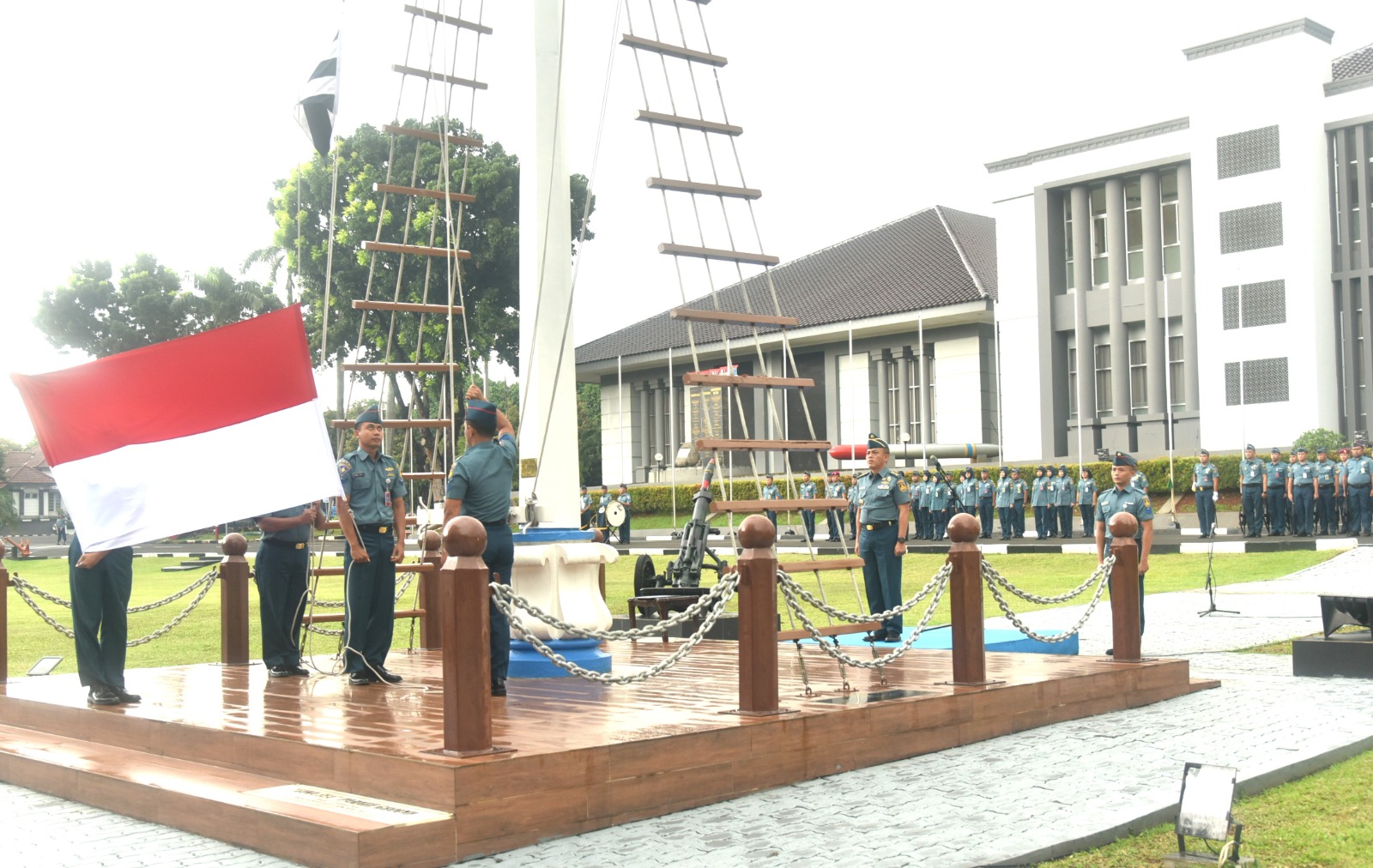 UPACARA BENDERA HARI SENIN DI SESKOAL