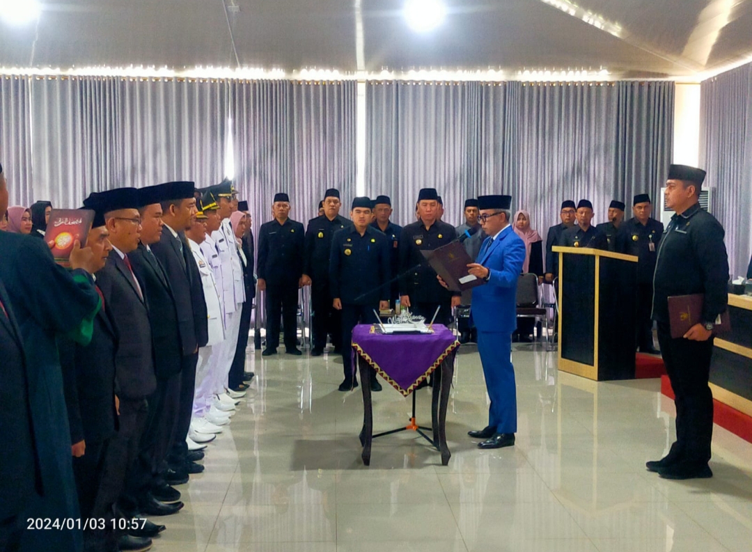 Raden Adipati Surya Melanti Beberapa Pejabat Struktural dan Fungsional Di Lingkungan Pemda Way Kanan