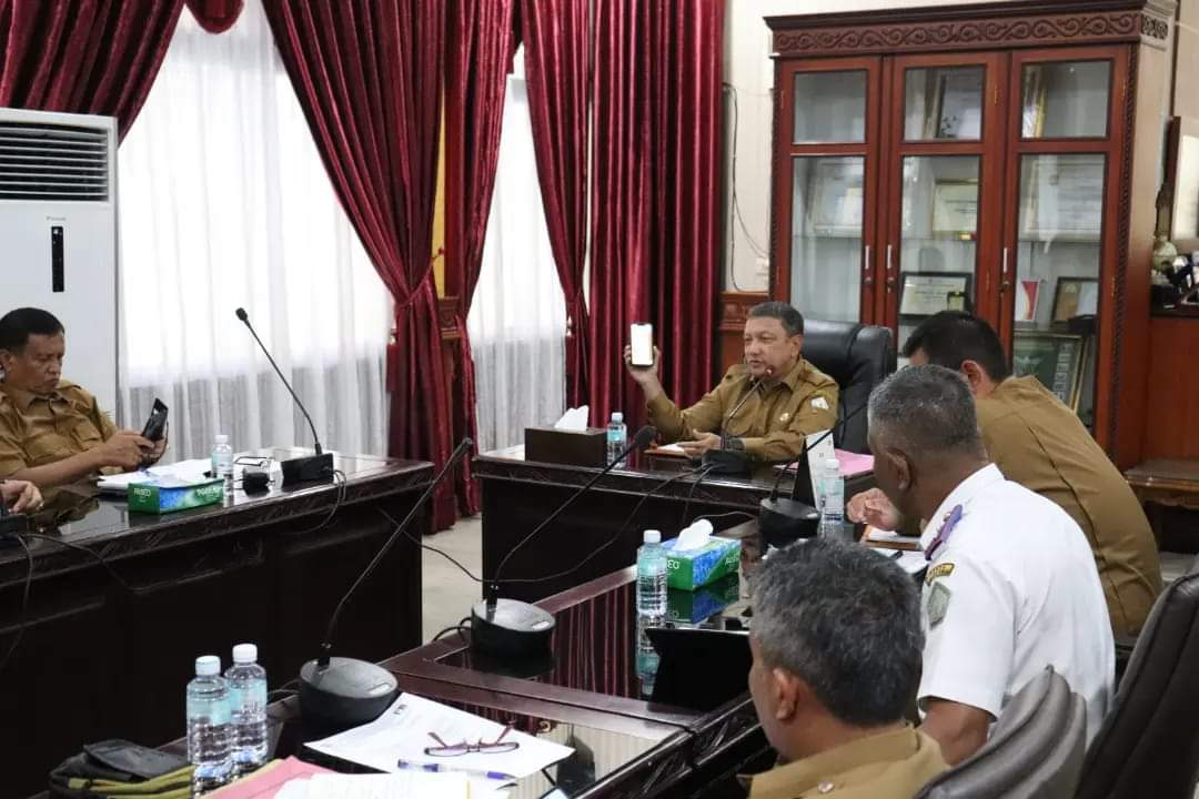 Pimpin Rapat Evaluasi OPD, Pj. Bupati Tekankan Perangkat Daerah Kerja Harus Tuntas