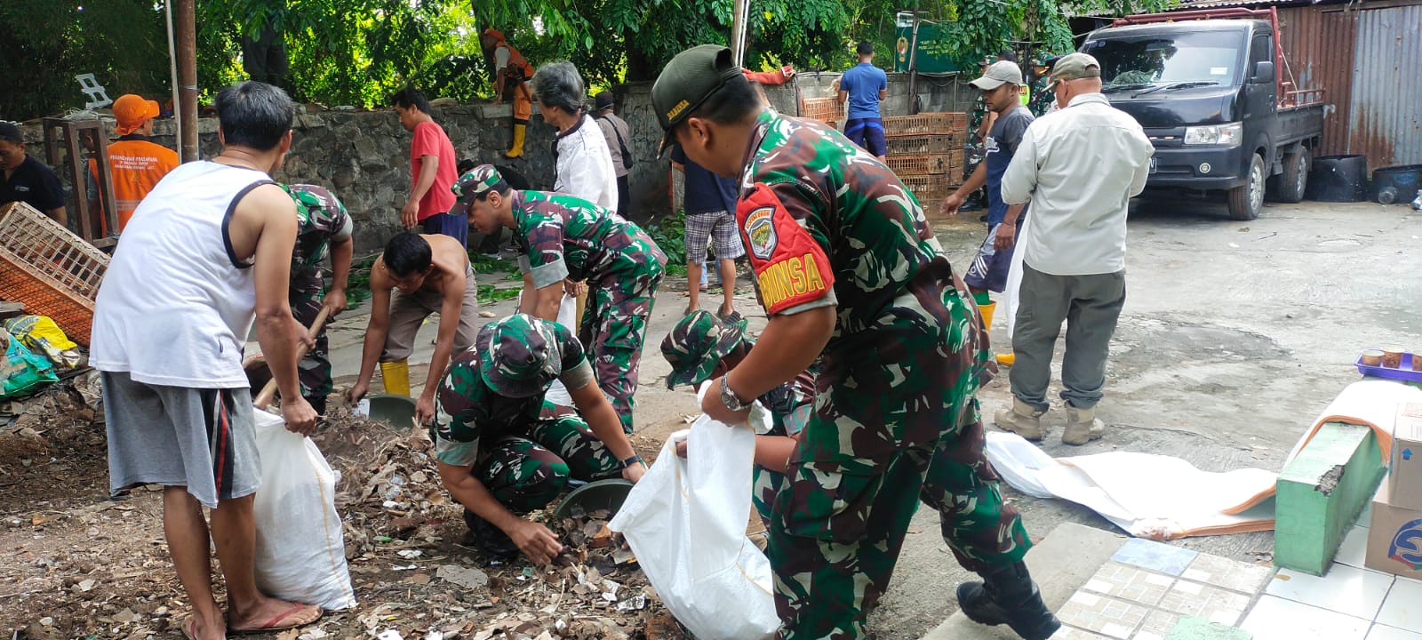 Minggu Bersih, Koramil 05/Kramatjati, Karya Bakti Normalisasi Saluran Air