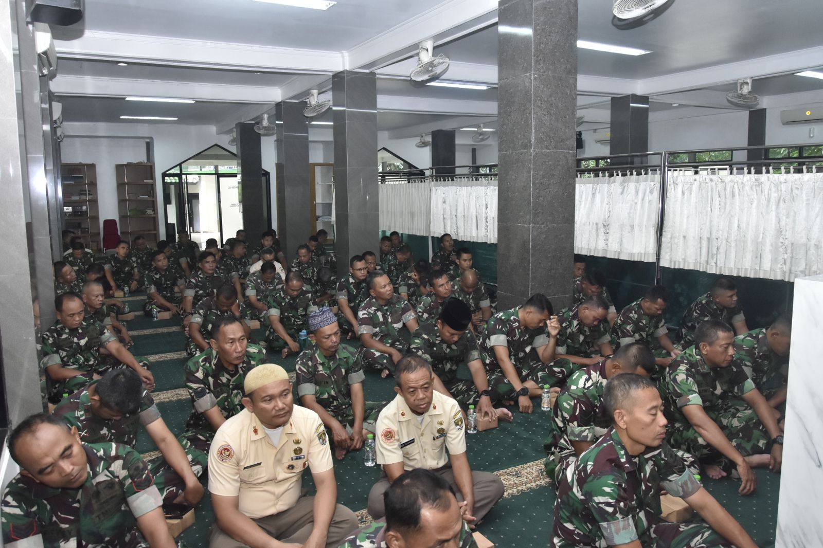 Siswa Dikmata TNI AD Gel II TA 2023 Rindam Jaya Berperan Aktif Dalam Peringatan Isra Miraj Nabi Muhammad SAW 1445 H/2024 M