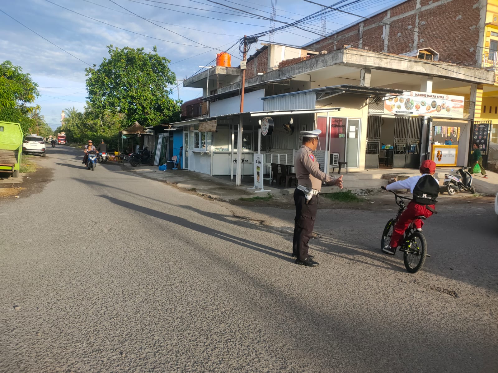 Sat Lantas Polres Sidrap Berikan Pelayanan Prima, Rutin Gatur Lalin Pada Pagi Hari