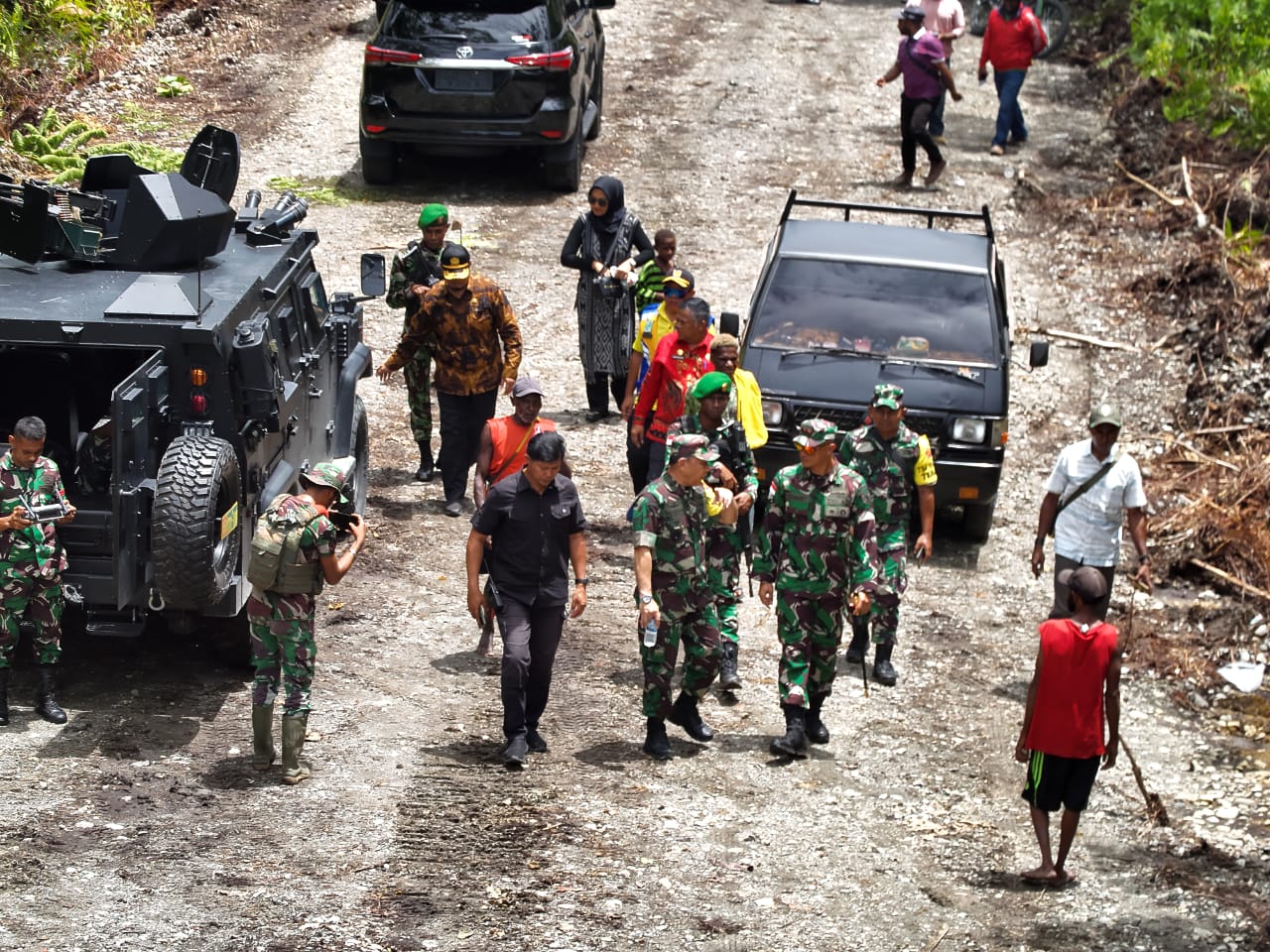 Dandim 1715 dan Forkopimda Yahukimo Dampingi Tim Wasev TMMD Ke-119 Tinjau Lokasi di Kabupaten Yahukimo