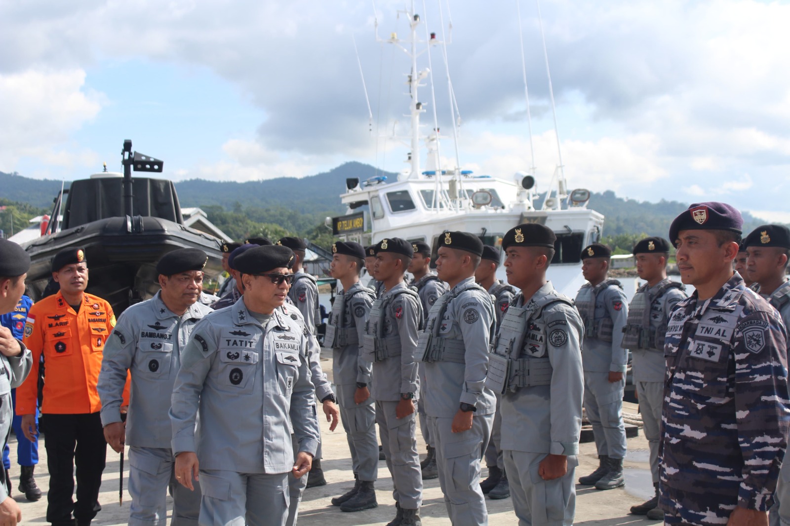 Bakamla RI bersama 1.500 Personel Manuver Lapangan di Ambon