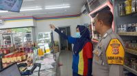 Bhabinkamtibmas Polsek Cigasong Cegah Aksi Kejahatan di Bulan Ramadhan dengan Sambangi Karyawan Indomaret