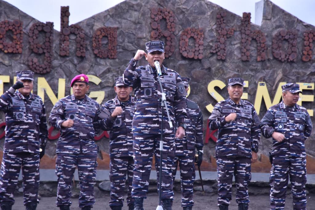 DANSESKOAL DAMPINGI KASAL MENINJAU PENDIDIKAN KOMANDO MARINIR.