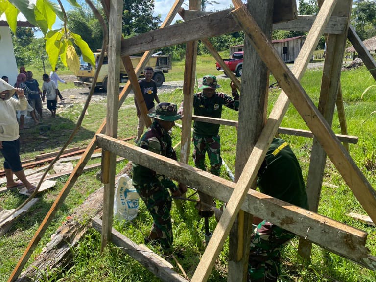 Satgas TMMD Ke-119 Kodim 1715/Yahukimo Bangun Sumur Bor di Kampung Kali Biru Dekai