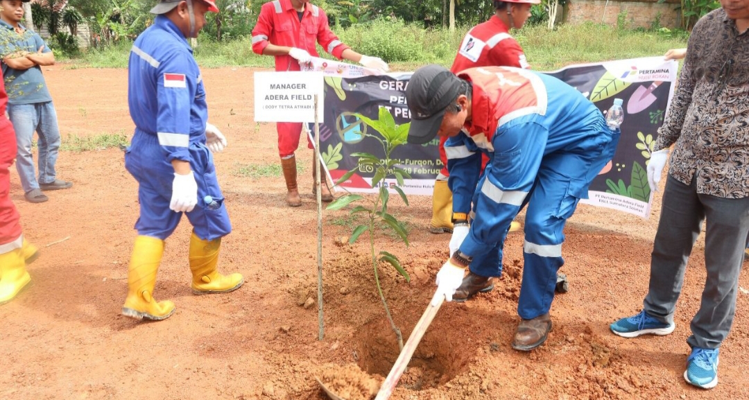 Tanam 1.000 Pohon Dan Peduli Sampah Sejak Dini, Pertamina EP Adera Field Ajak Energi Muda Untuk Peduli Lingkungan