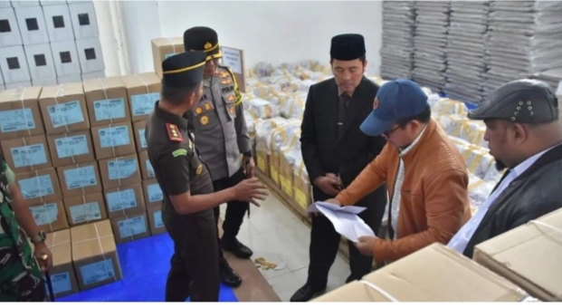 Jelang Pelaksanaan Pemilu 2024, Pj. Bupati Haili Yoga Kembali Tinjau Gudang Logistik KIP