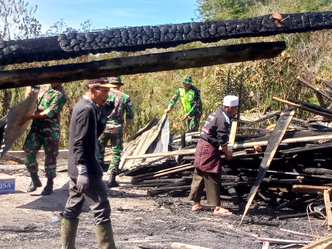 Dandim: Kerahkan Prajurit Bersihkan Puing Paska Kebakaran Pesantren Nurussalam