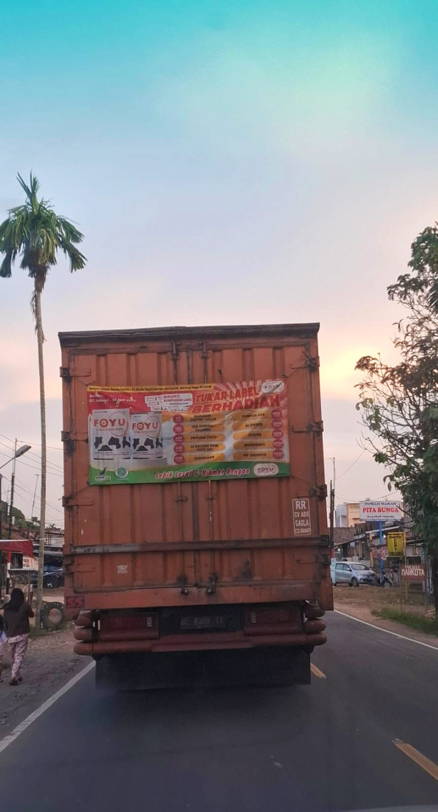 Semakin Nyentrik, Diduga Pengangkutan BBM Ilegal ke Pekan Baru Menggunakan Mobil Box Susu kental Manis FOYU.