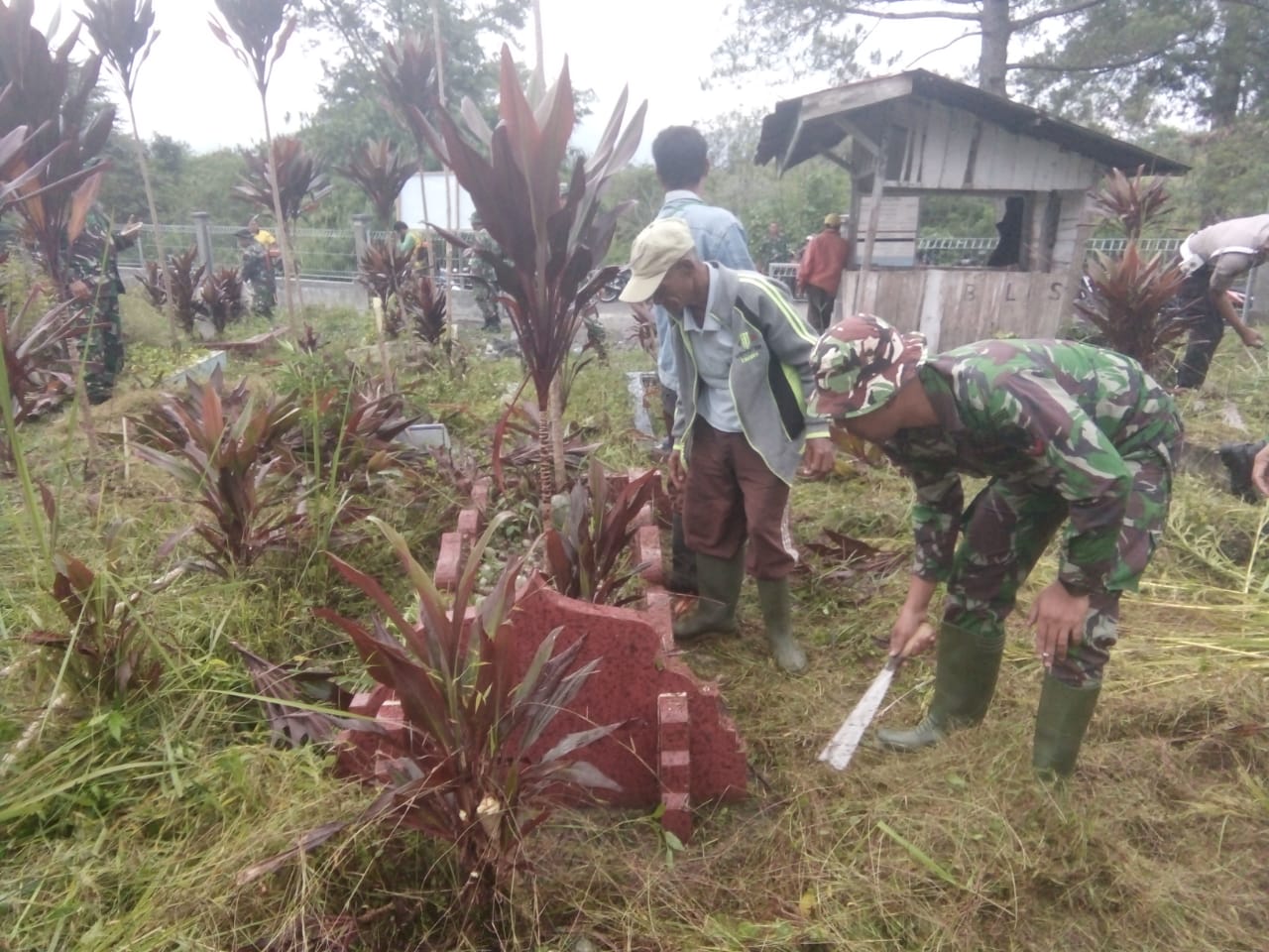 Babinsa; Galakan Jumat Bersih