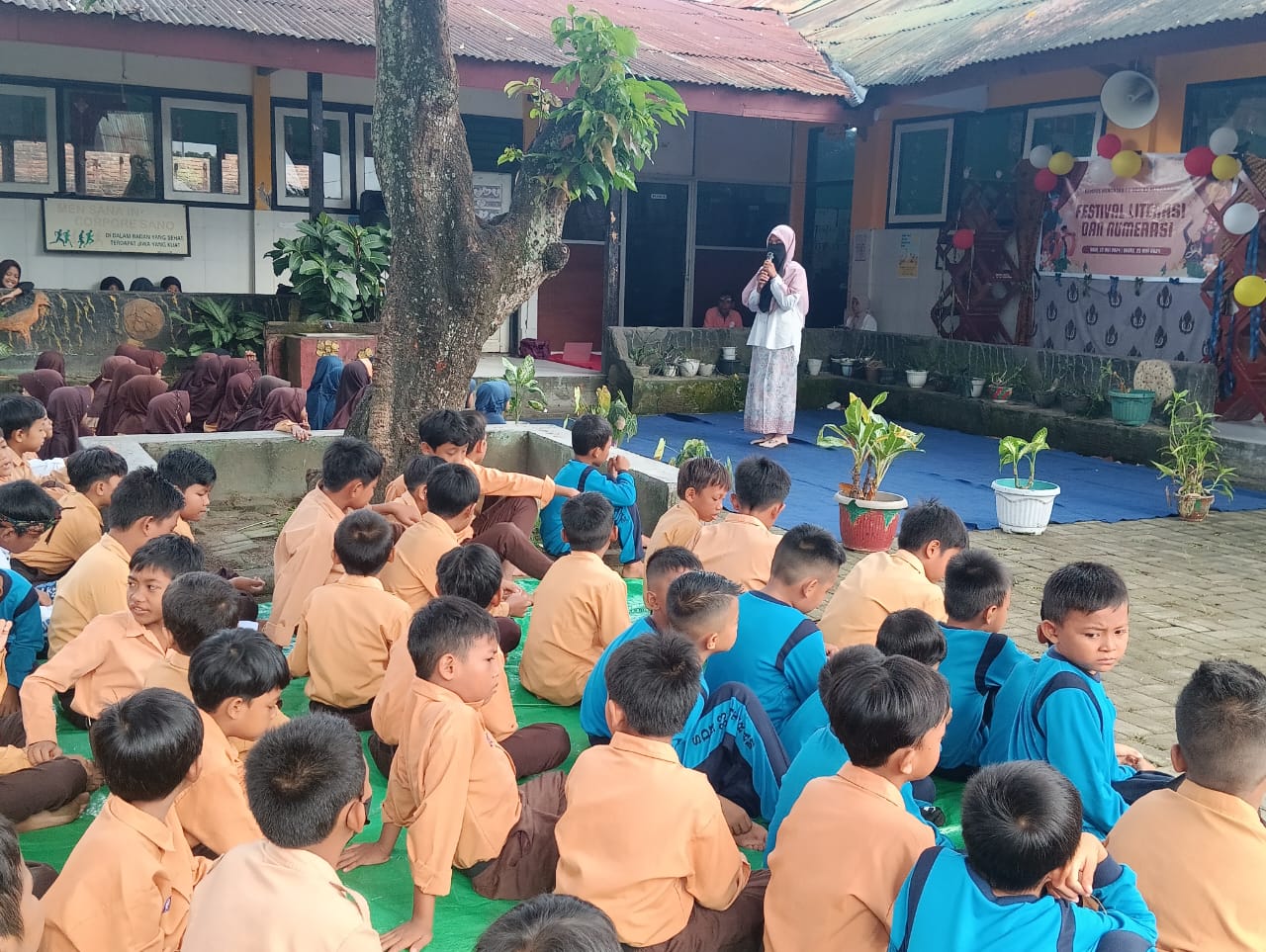 Tingkatkan Minat Literasi Siswa SDN 33 Mataram Gelar Festival Literasi dan Numerasi