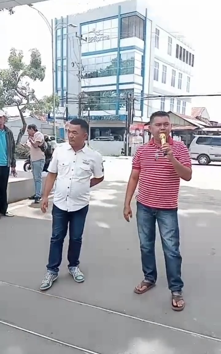 Kota Jambi Darurat Narkoba Siaga Satu, Aliansi Sekaratnya Bangsa Ulah Narkoba (ASBUN) Melakuan Aksi Damai Narkoba Di Depan Mapolda Kota Jambi