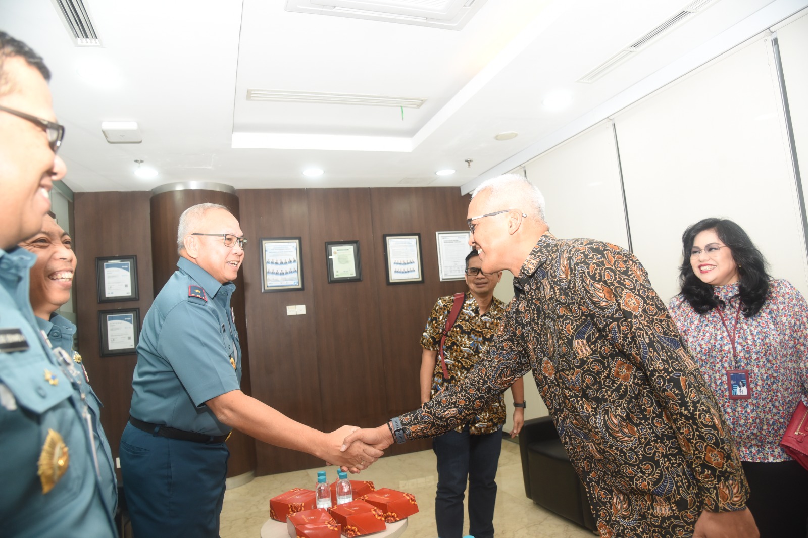 PASIS SESKOAL LAKSANAKAN KULIAH KERJA MANAJEMEN