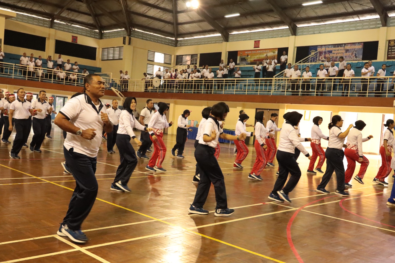 KEMERIAHAN SESKOAL DALAM PERINGATI HUT RI