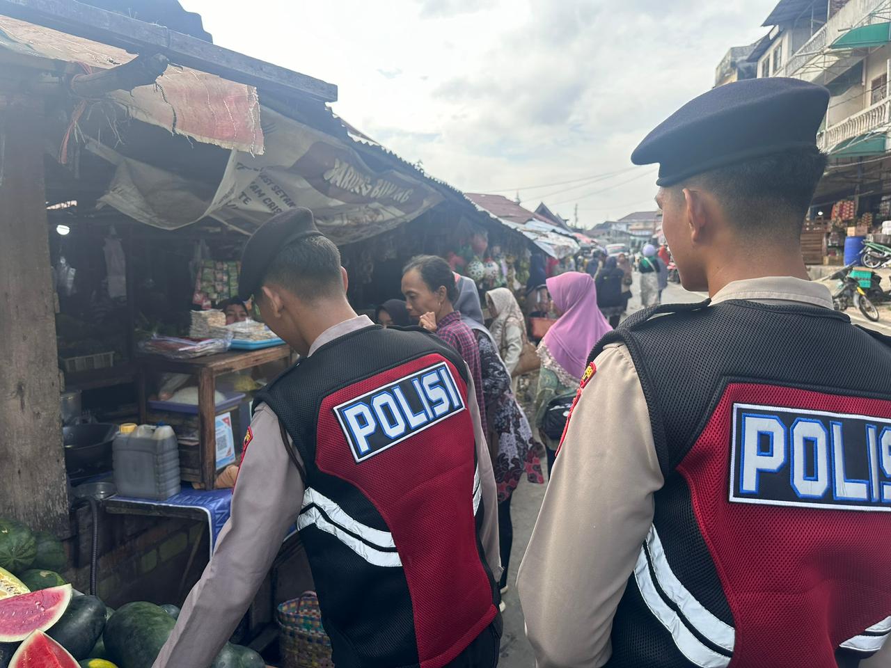 Pastikan Lingkungan Pasar Aman, Satuan Samapta Polres PALI Gelar Patroli 