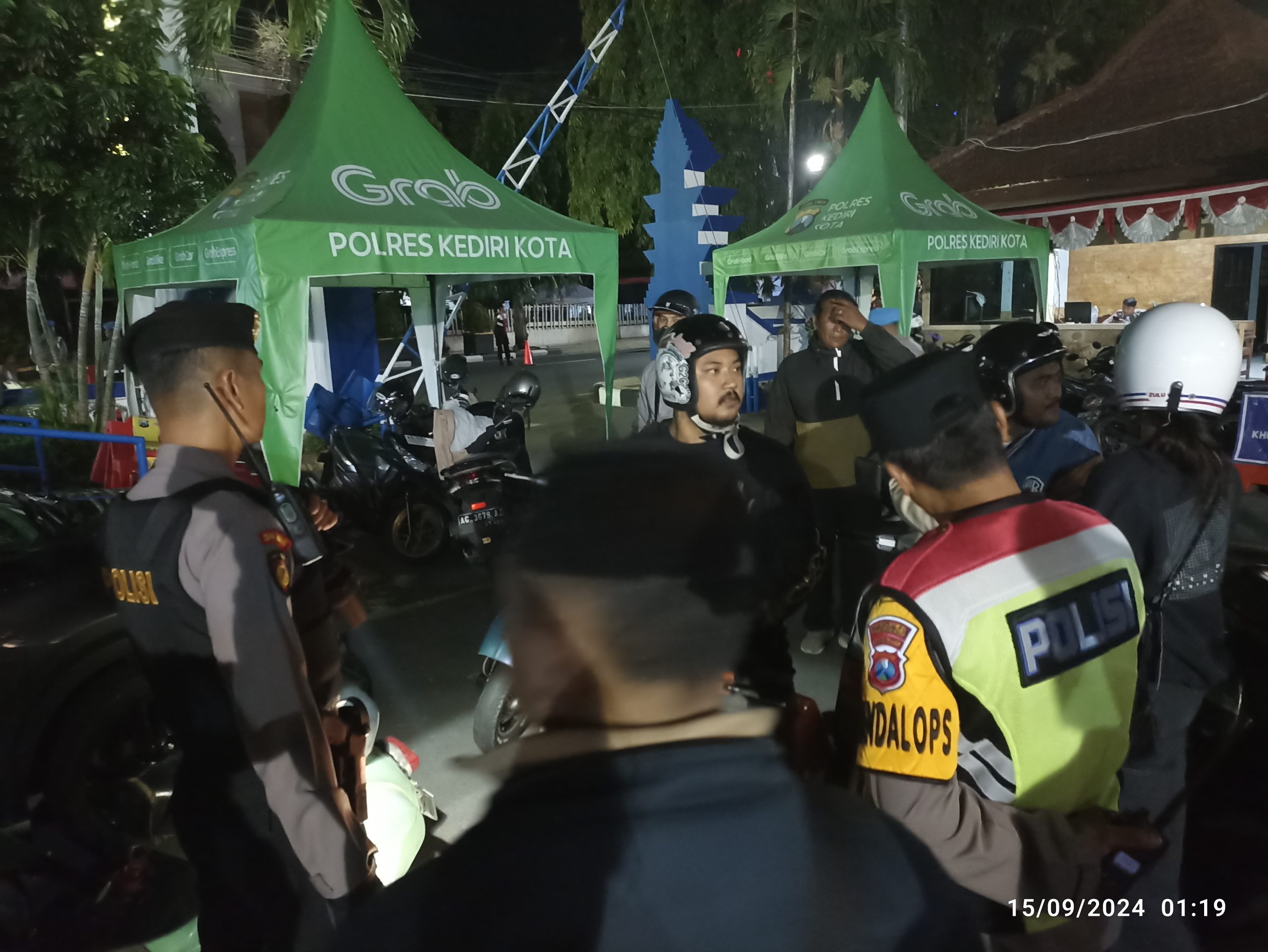 Upaya Cipta Kondisi Kondusif Jelang Pilkada 2024, Kabag Ops Polres Kediri Kota Pimpin Razia Multi Sasaran