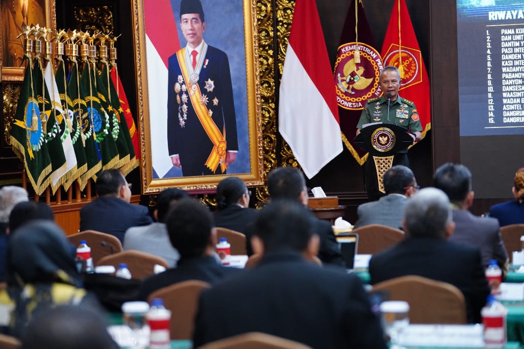 Kasum TNI Berikan Pembekalan Pada Executive Course Cohort-7 Unhan RI