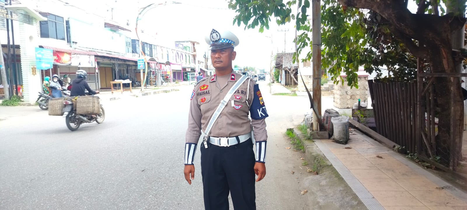 Patroli dan Strong Poin Antisipasi Rawan Macet Sat Lantas Pengaturan Arus Lalin Pagi