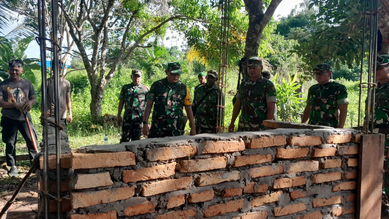 Kunjungan Kerja Aslog Kasad di TMMD Ke-122 Kodim 1704/Mappi