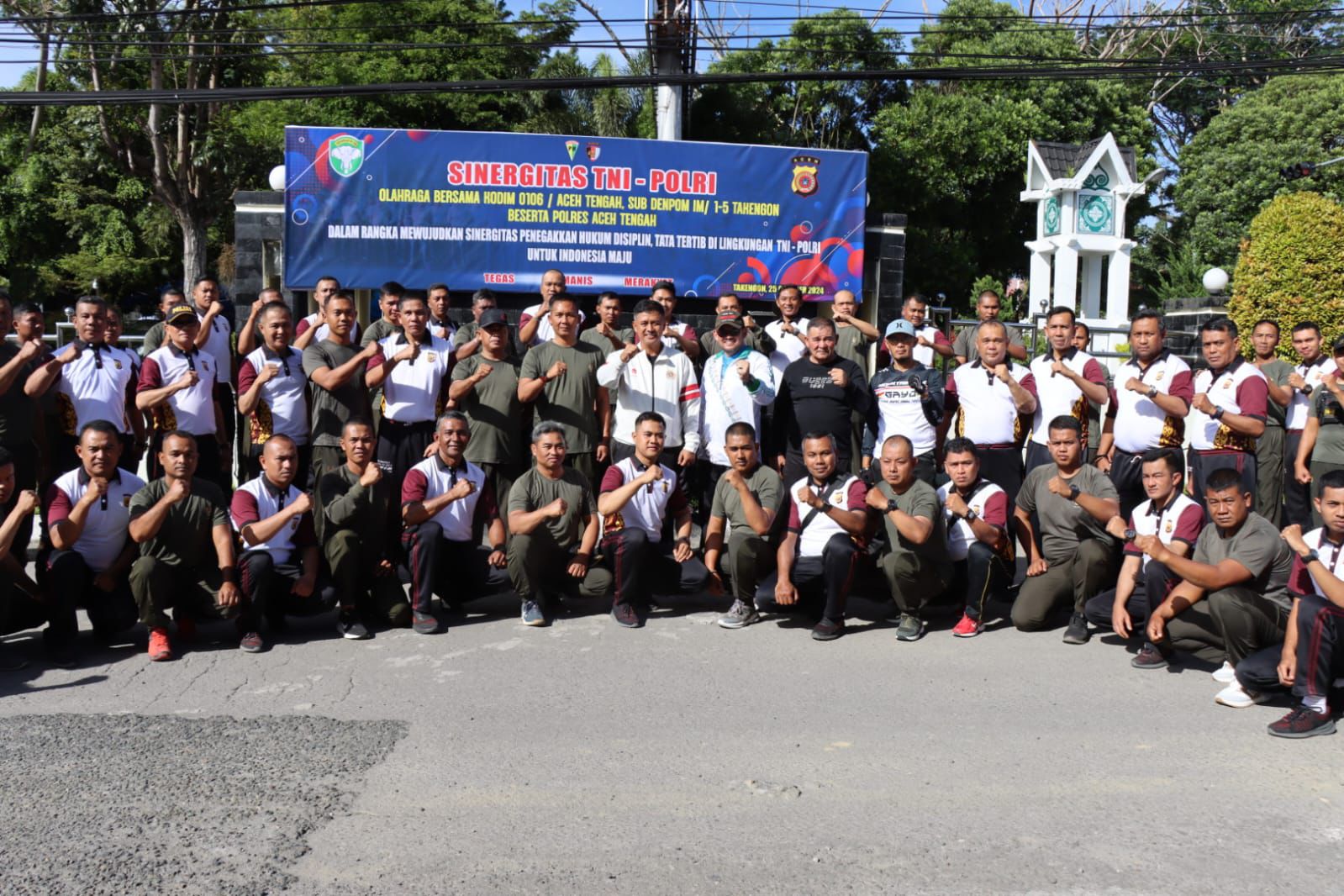 Olahraga Bersama Perkokoh Sinergitas TNI-Polri