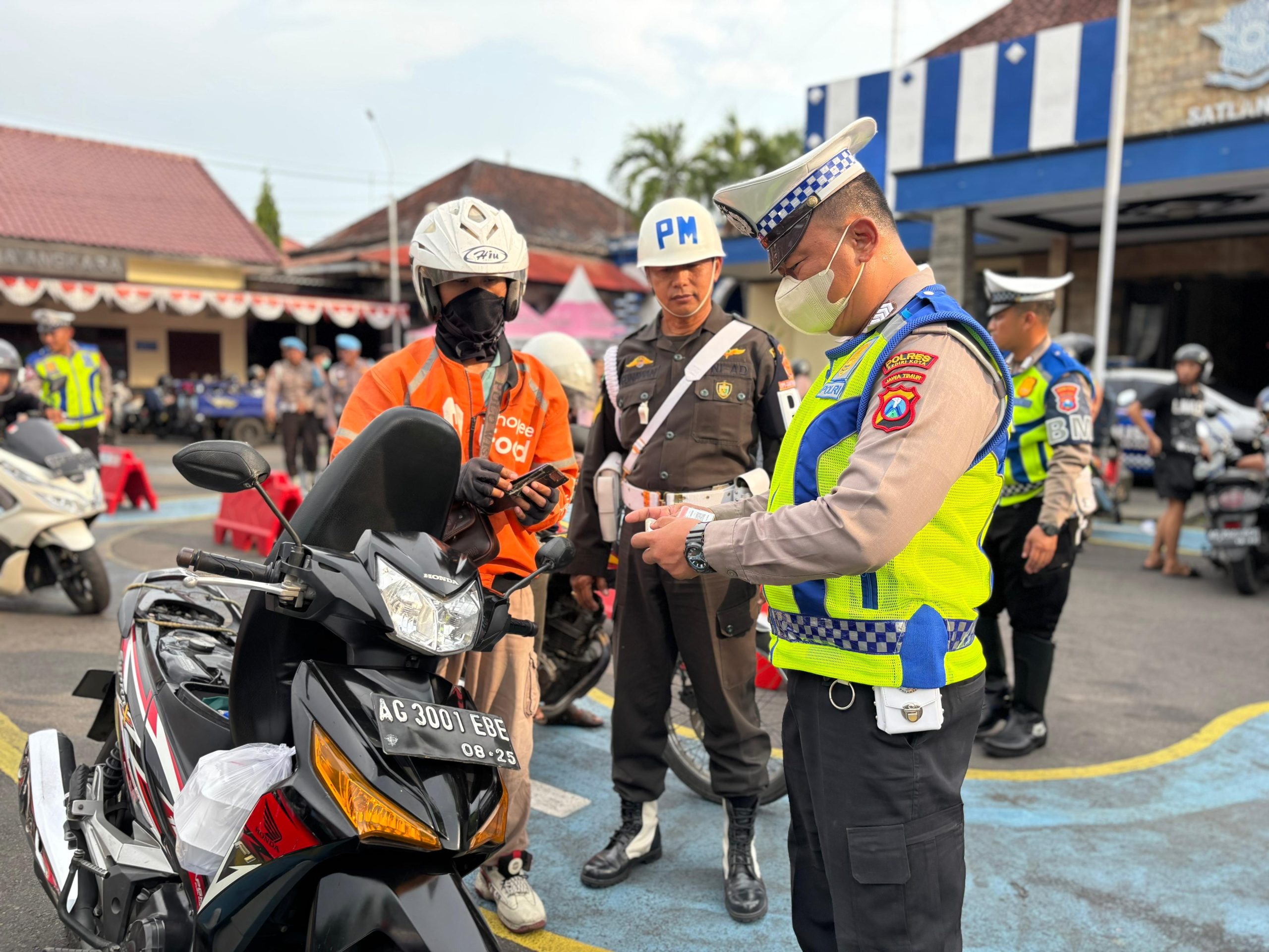 Didominasi Sepeda Motor, Ratusan Kendaraan Terjaring Razia Operasi Zebra Semeru di Kota Kediri