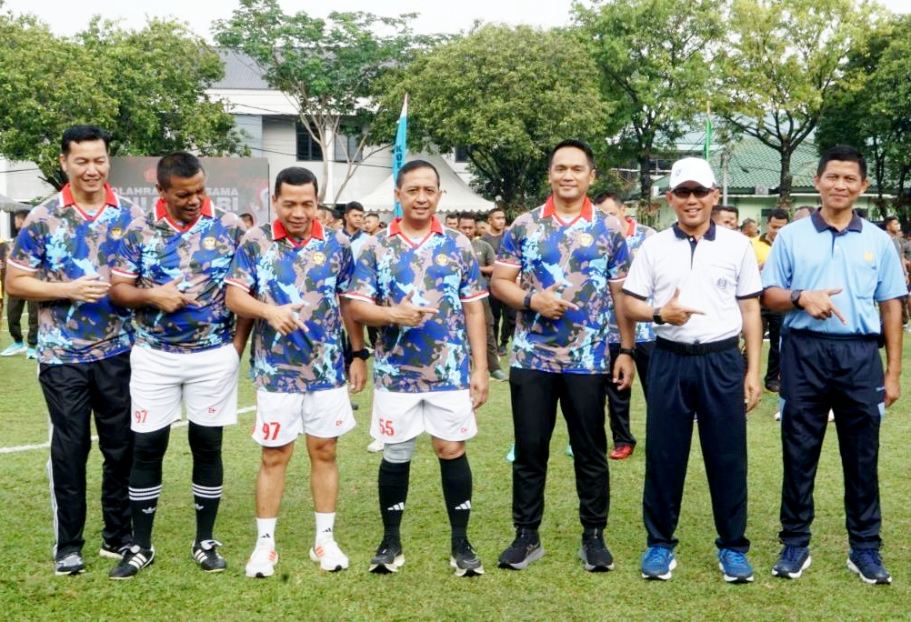 DALAM RANGKA MEMPERKOKOH SINERGITAS TNI-POLRI, LANTAMAL III JAKARTA IKUTI OLAHRAGA BERSAMA PANGLIMA KODAM JAYA