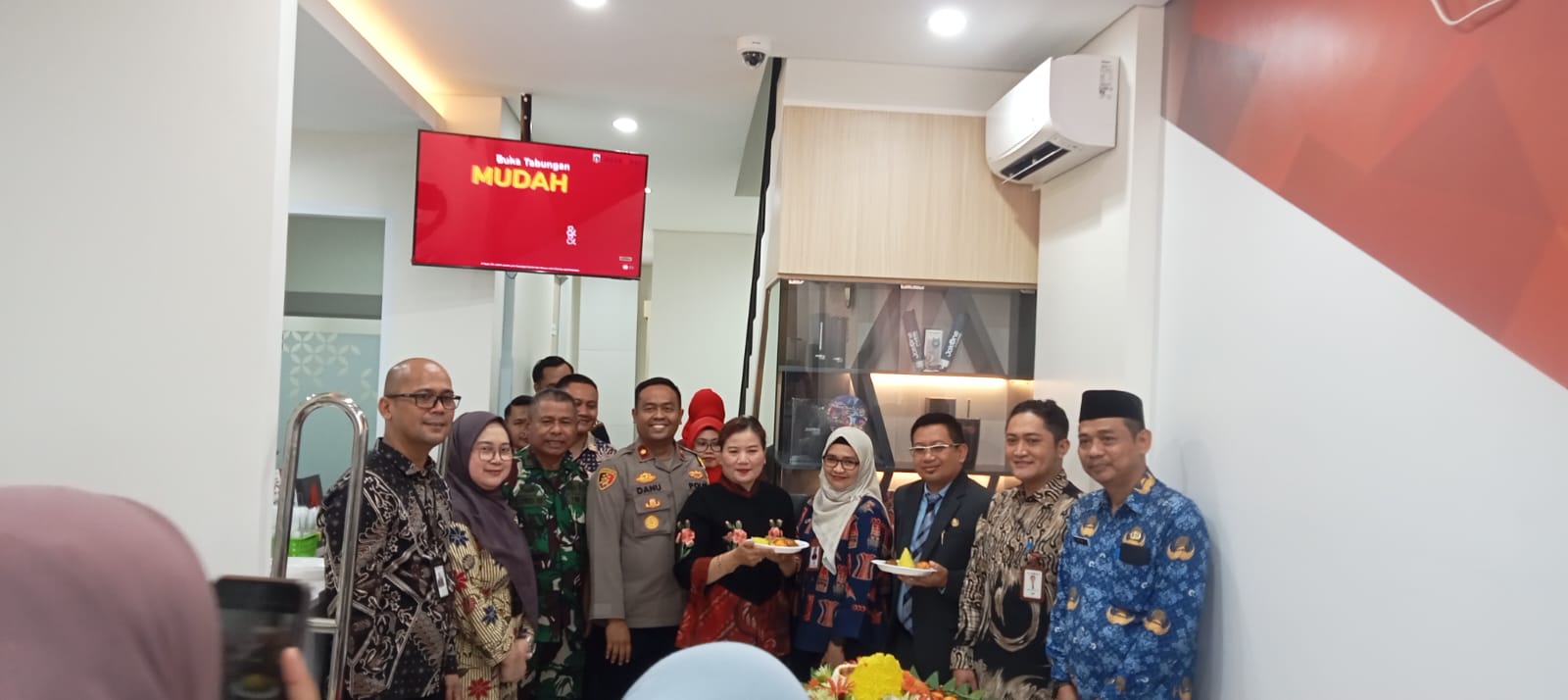 Kapolsek Jatiasih Hadiri Peresmian Kantor Cabang Bank DKI di Jatiasih