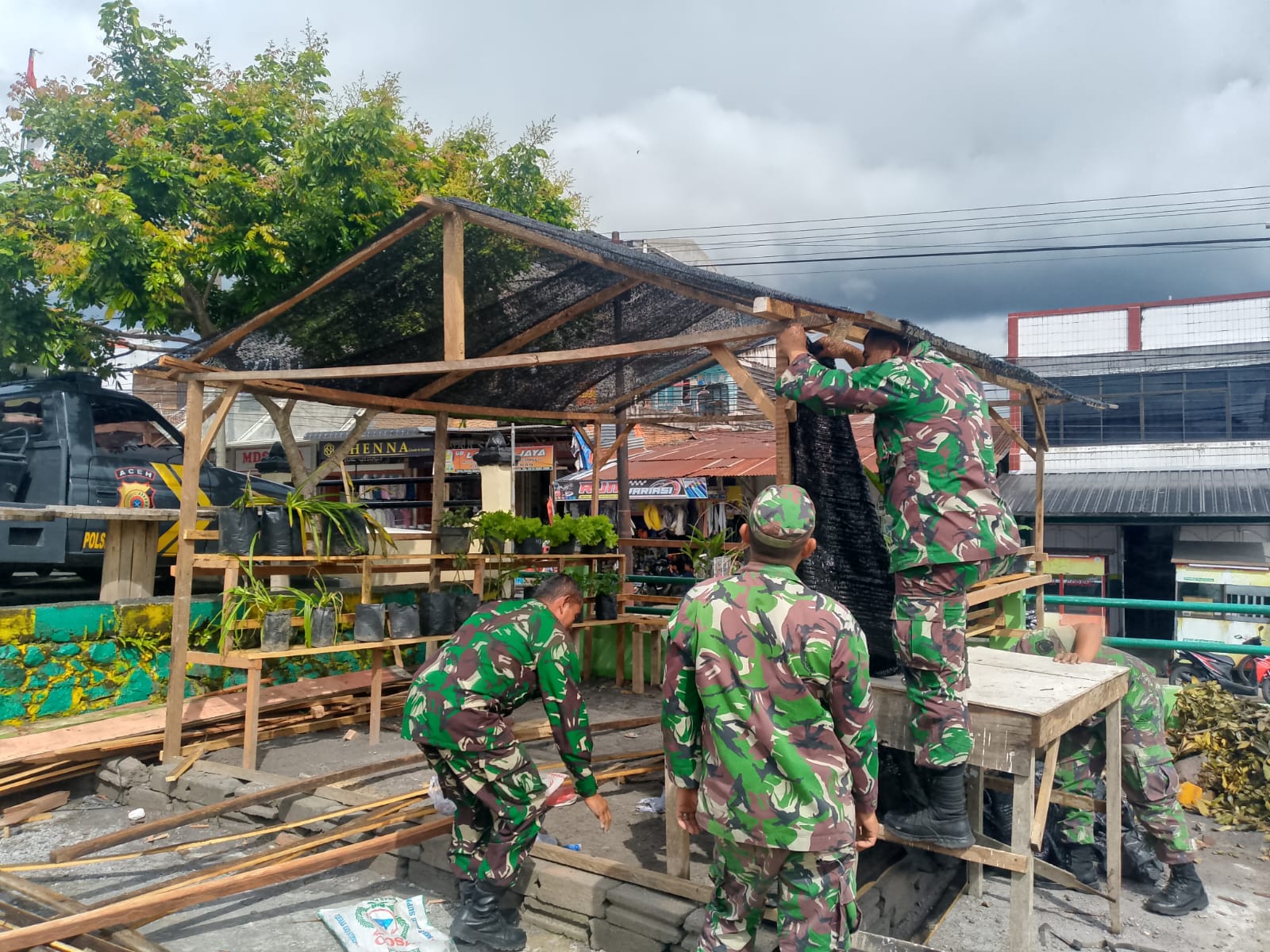 Perindah Pangkalan, Koramil Bandar Bangun Rumah Toga Di Depan Markas