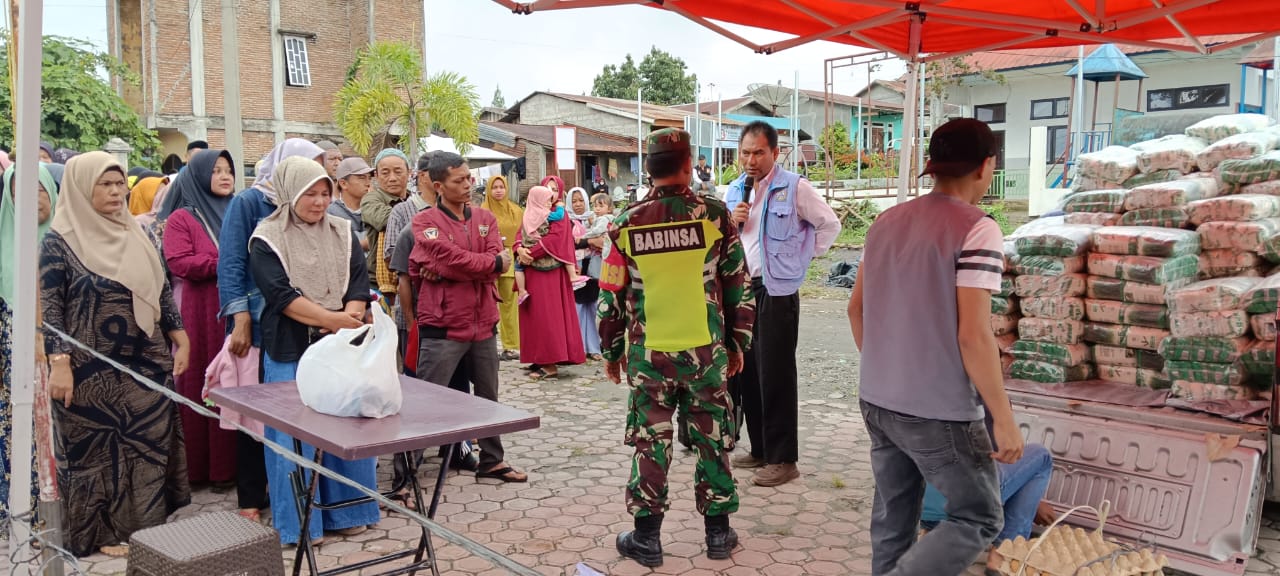 Babinsa Koramil 04/PRG Monitoring Oprasi Pasar Murah Sembako