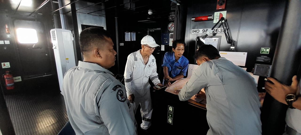 Bakamla RI Berhasil Bantu MV Lena Alami Kerusakan Kemudi di Laut Natuna Utara