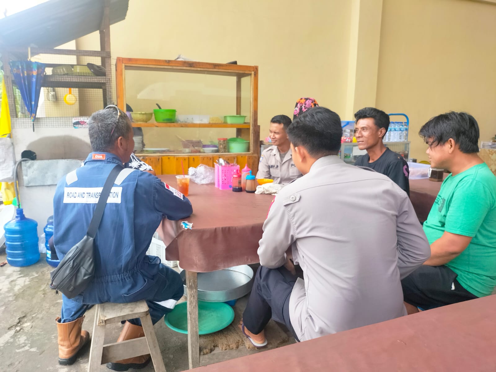 Sat Binmas Polres PALI Gelar Jum’at Curhat di Desa Betung 