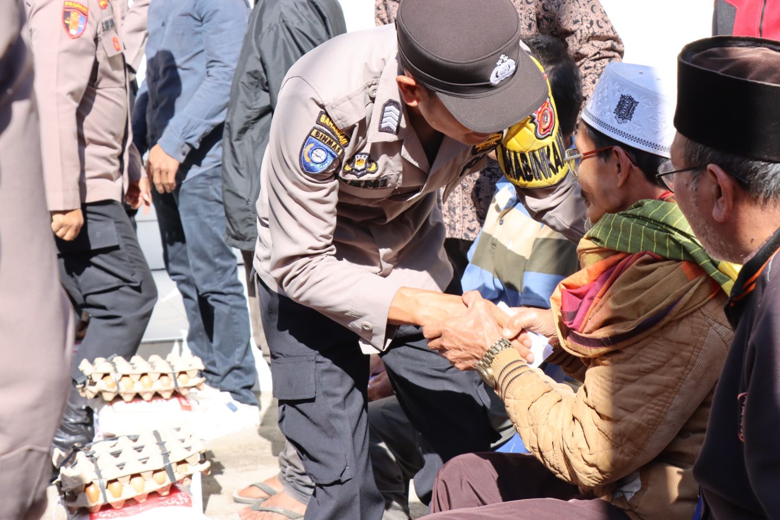 20 Warga Kampung Pepayungen Angkup Ucap Syukur Terima Paket Sembako Jumat Barokah Polres Aceh Tengah