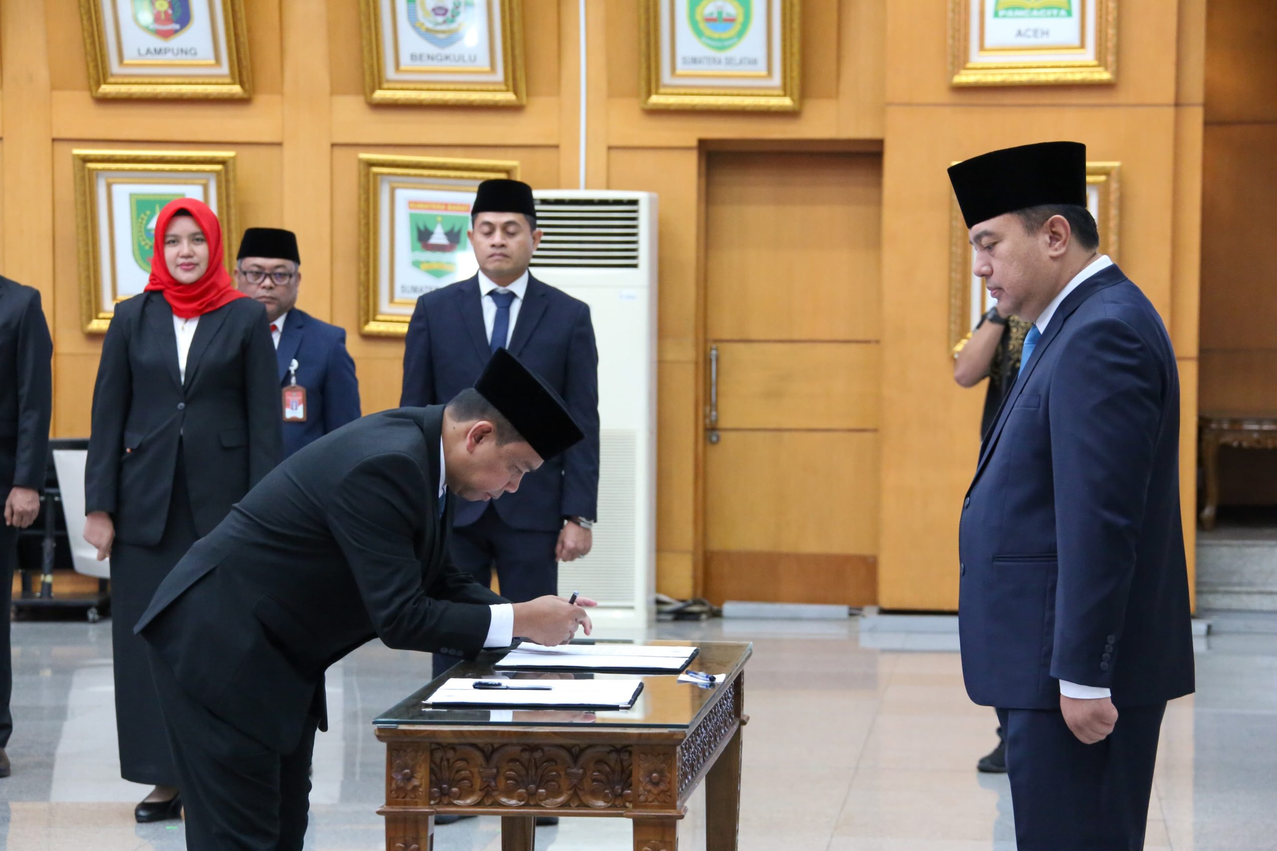 Lantik Sejumlah Pejabat, Plt. Sekjen Kemendagri Tekankan Budaya Birokrasi yang Efisien