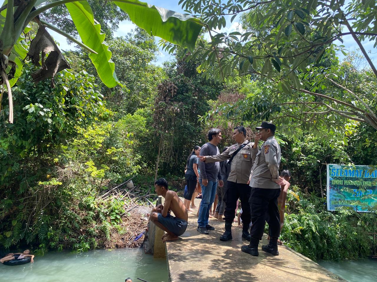 Polsek Penukal Abab  Monitoring di Tempat Wisata Paye Biru Desa Betung Selatan