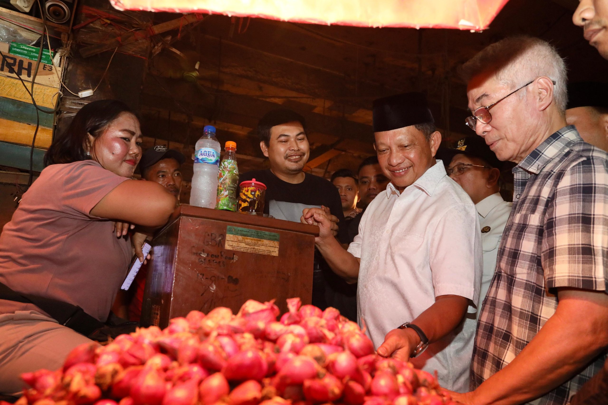 Tinjau Pasar Induk Tanah Tinggi, Mendagri: Inflasi Terkendali, Daya Beli Masyarakat Masih Terjaga