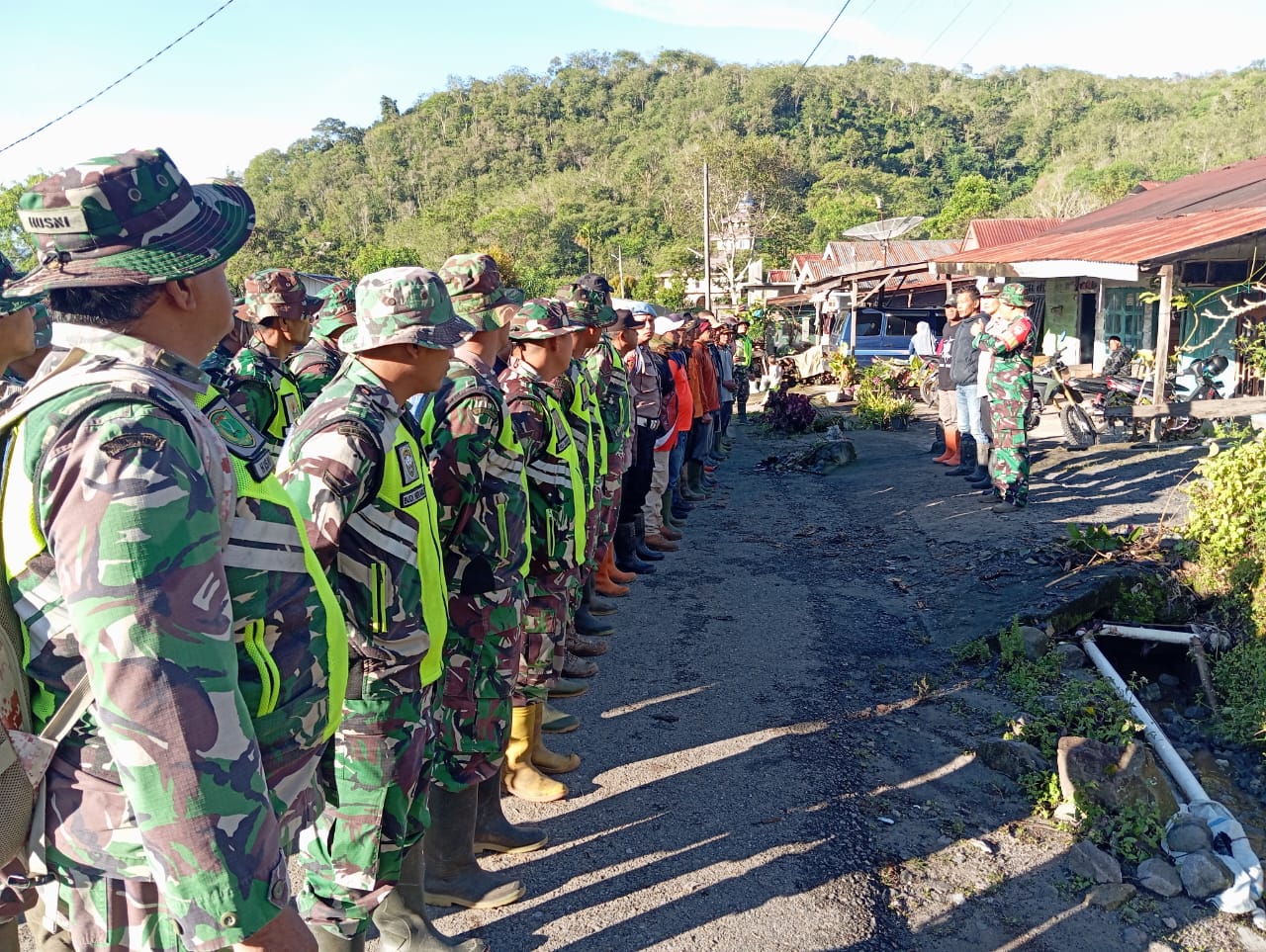 Dandim 0119/BM Kerahkan Personil TNI, Cari Dua Warga Tertimbun Longsor